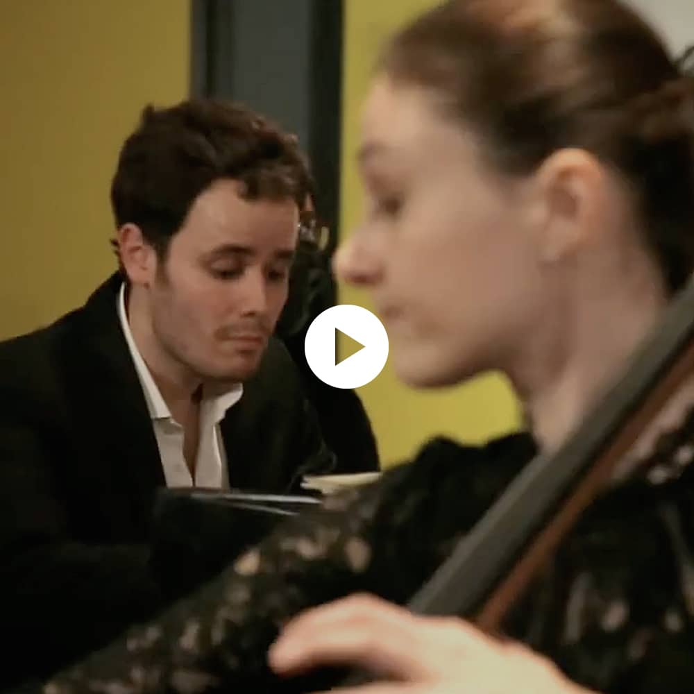 Paolo Rigutto interprète Une barque sur l'océan de Maurice Ravel au piano